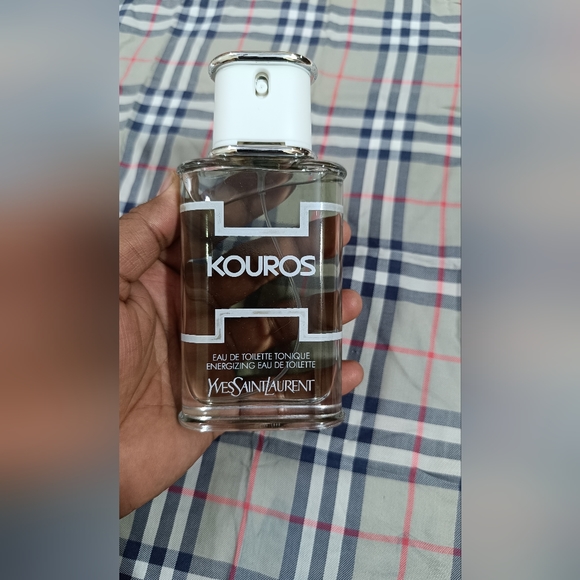 Yves Saint Laurent - Picture 2 of 6